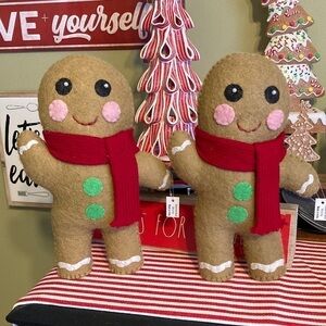 NEW FELTED GINGERBREAD MEN WITH SCARF SET OF 2